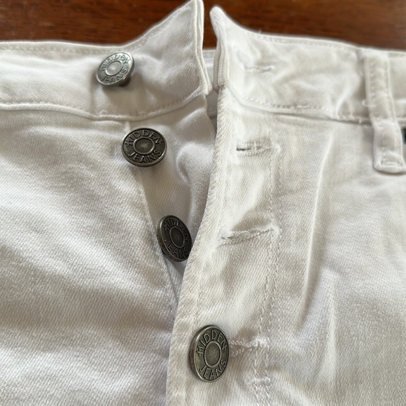 White cutoff shorts - Picture 2 of 7